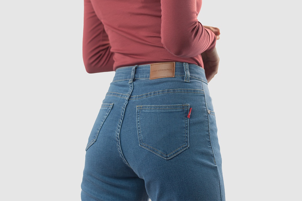 XPJ13140 Barrel Cut Jean Lady